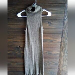 Giani Bini sz S scowl neck sleeves knee length dress